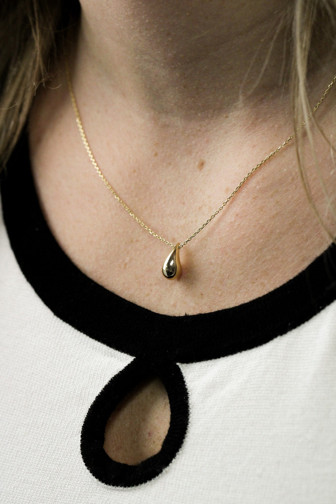 10k yellow gold hollow small c