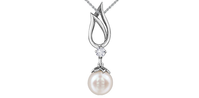 10K Pearl & Diamond Pendant 0.08TDW