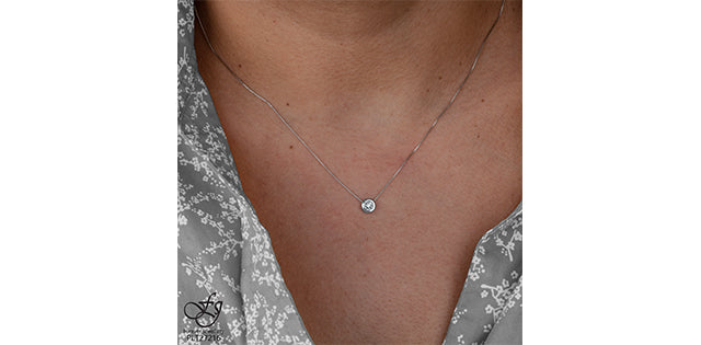 10 Karat 0.02TDW Diamond Necklace, 18"