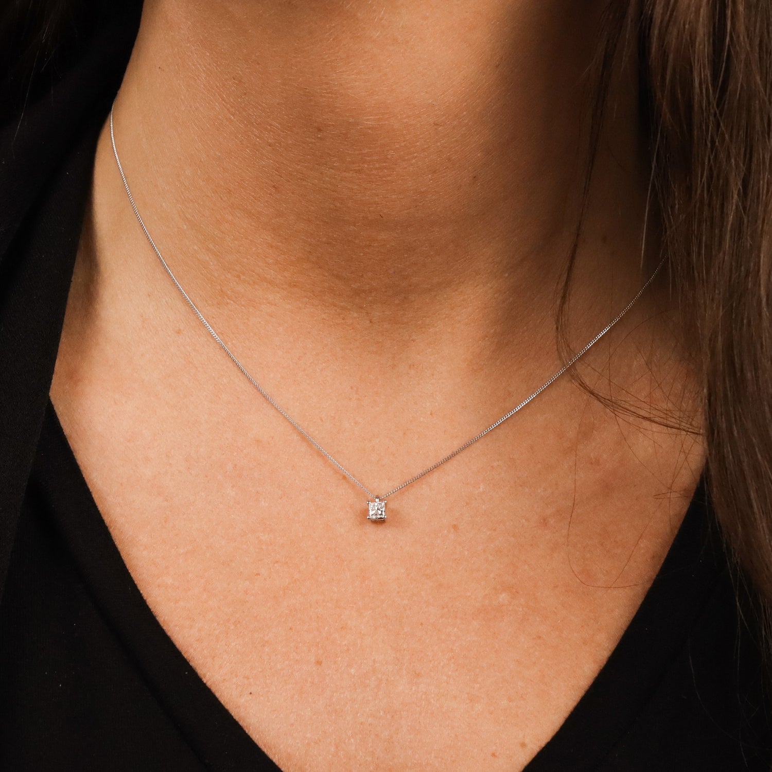 10k white gold solitaire penda