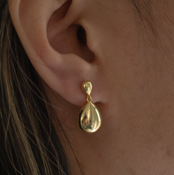 Dangling Teardrop Stud Earrings