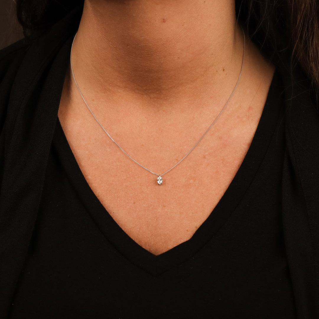 10k white gold solitaire penda